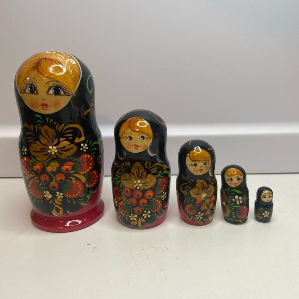 Matryoshka Set Vintage Russian Nesting Dolls 5 Pieces Multicolor Floral Pattern